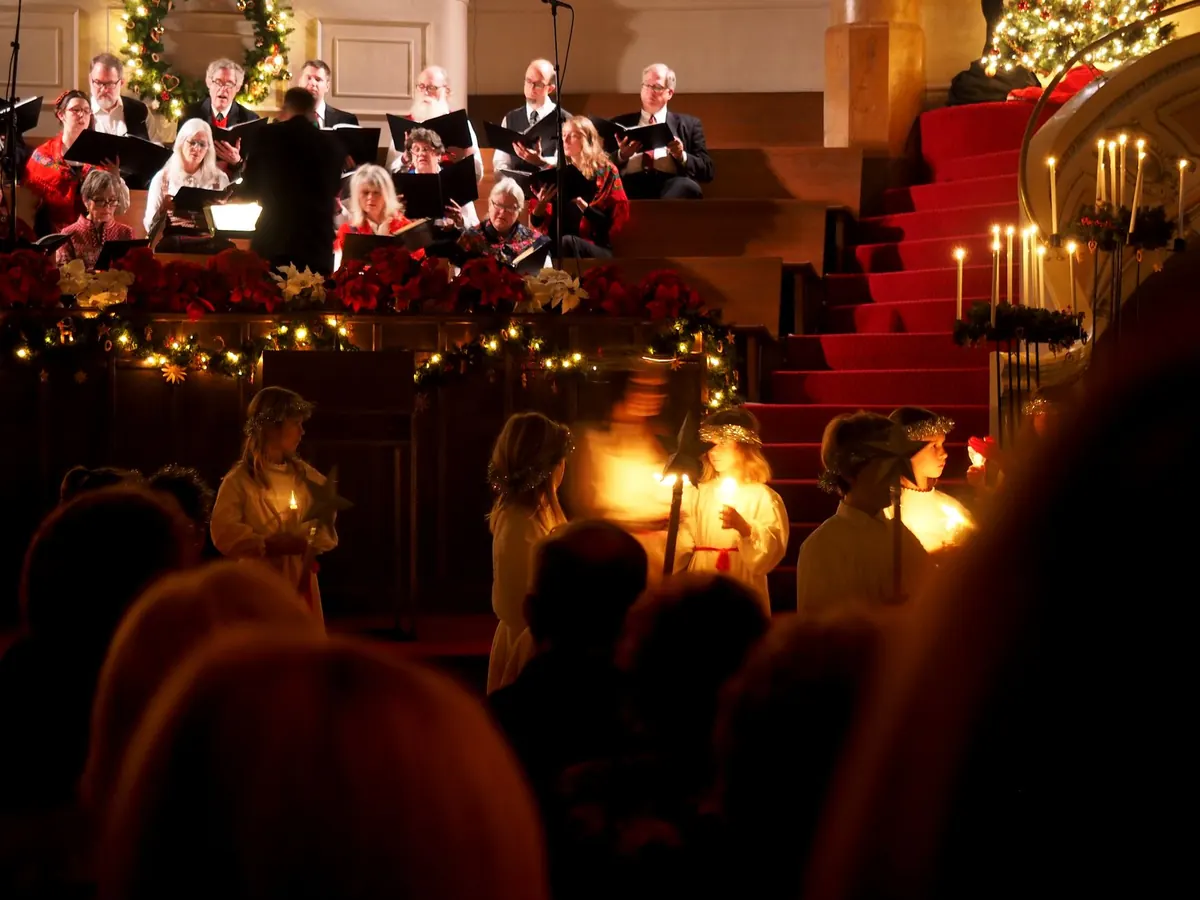 Christmas Eve Candlelight Service: A Planning Timeline for Small Chapels