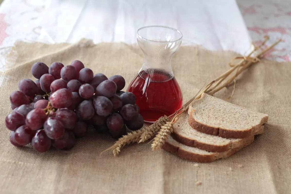 The Role of Communion in Chapel Worship: Meaning, Frequency, and Preparation